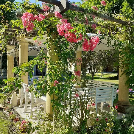La Chenaie Bed & Breakfast 3*